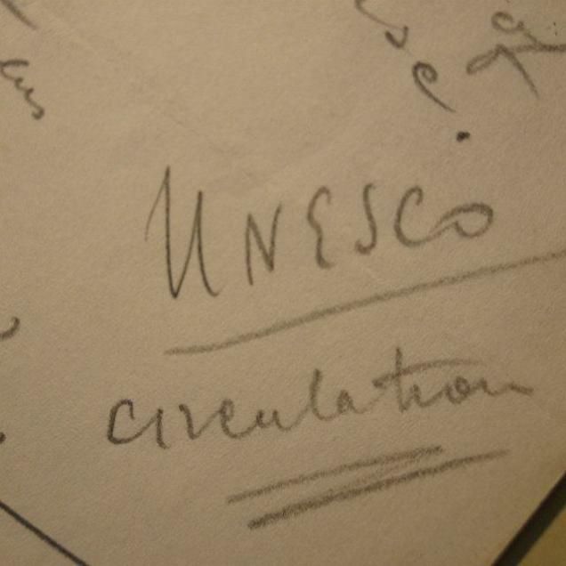 main_carousel_unescochair
